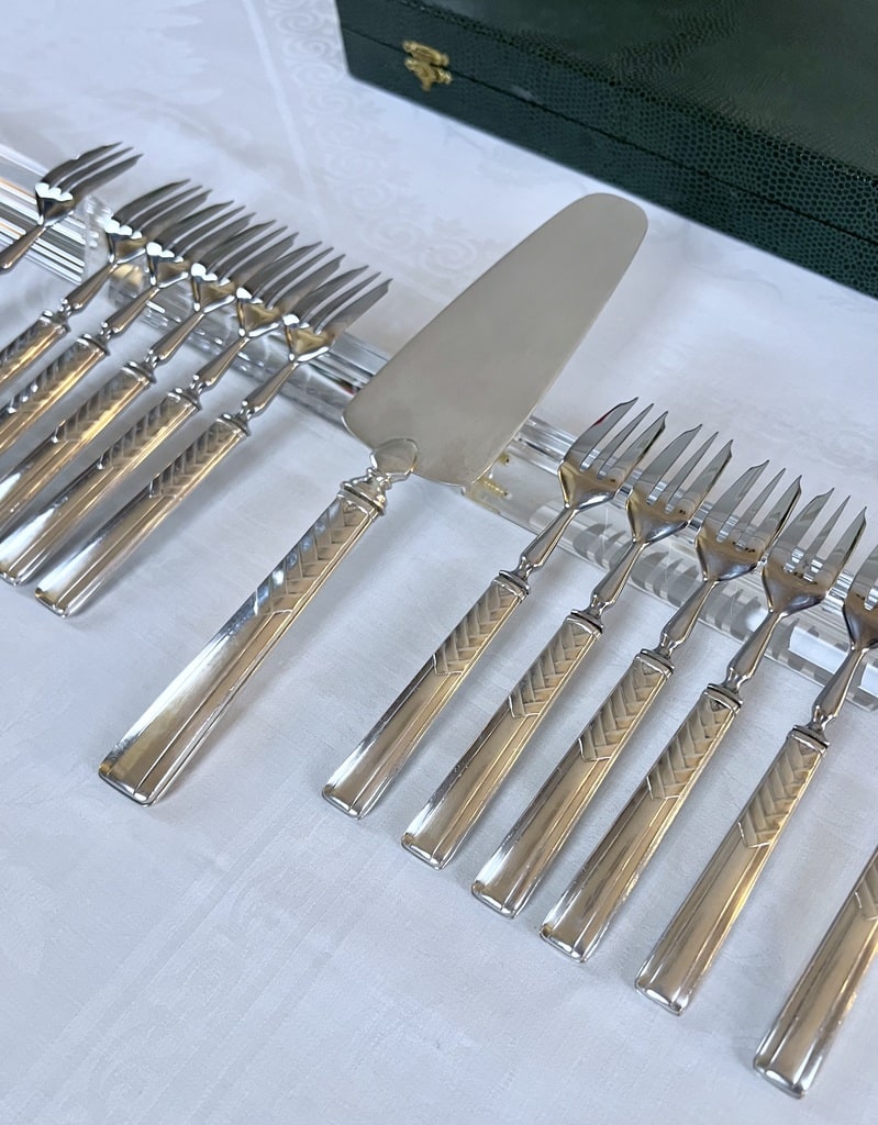 couverts-a-gateau-service-fourchettes-dessert-pelle-a-tarte-en-argent-brocante-vintage-argenterie-antiquaire
