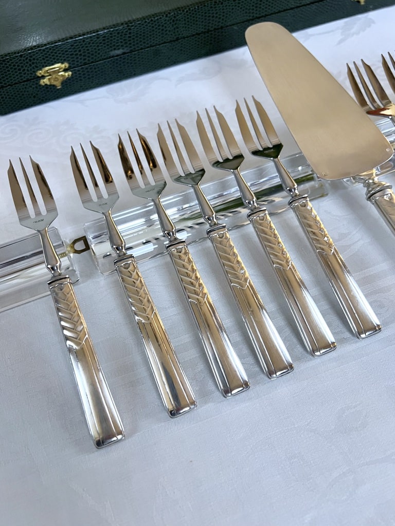 service-de-couverts-a-dessert-anciens-manche-en-argent-pelle-a-gateau-fourchette-inox-menagere-art-deco-brocante-antiquaire-france