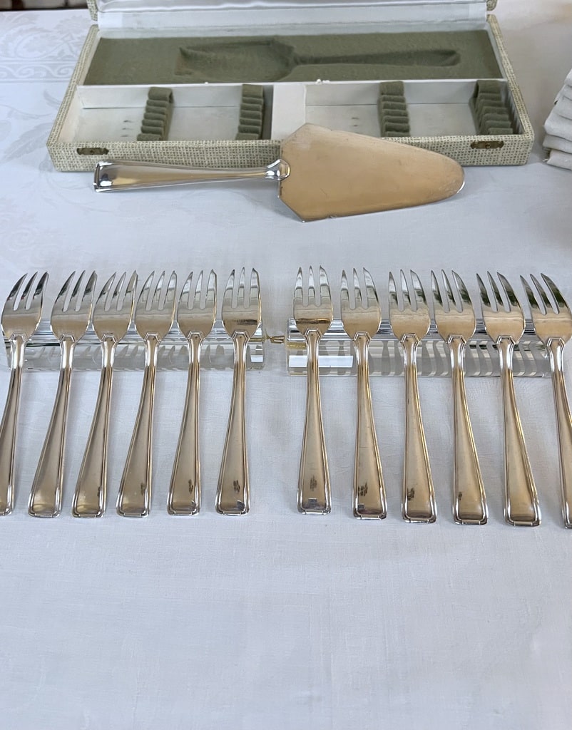fourchettes-a-gateau-ancienne-metal-argente-pelle-a-tarte-couverts-a-dessert-art-deco-vaisselle-vintage-brocante-antiquites