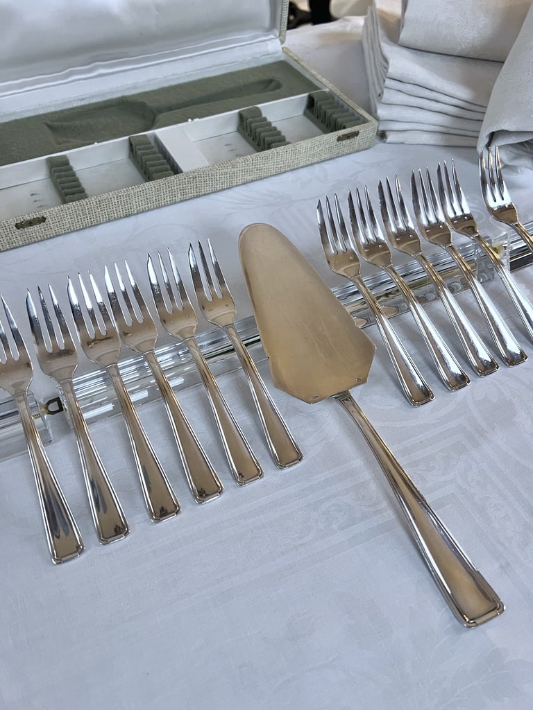 pelle-a-gateau-fourchettes-dessert-art-deco-metal-argente-vaisselle-ancienne-brocante-antiquaire-art-de-la-table-vintage