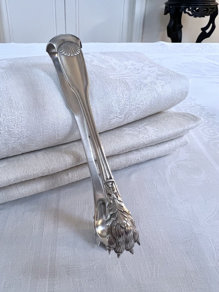 pince-a-sucre-argent-massif-orfevre-art-de-la-table-service-the-cafe-decor-pattes-de-lion-brocante-art-de-la-table-antiquairejpeg