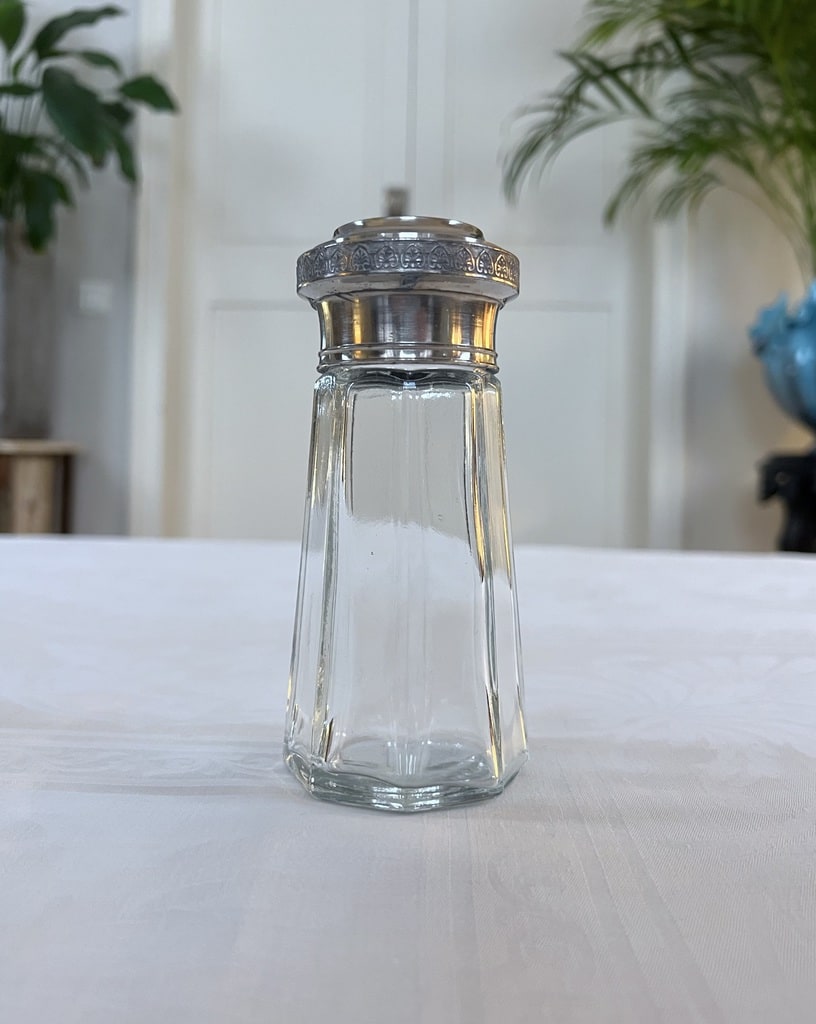 sucrier-saupoudreuse-en-verre-souffle-et-regule-argente-decor-palmettes-style-empire-vaisselle-ancienne-antiquites-brocante