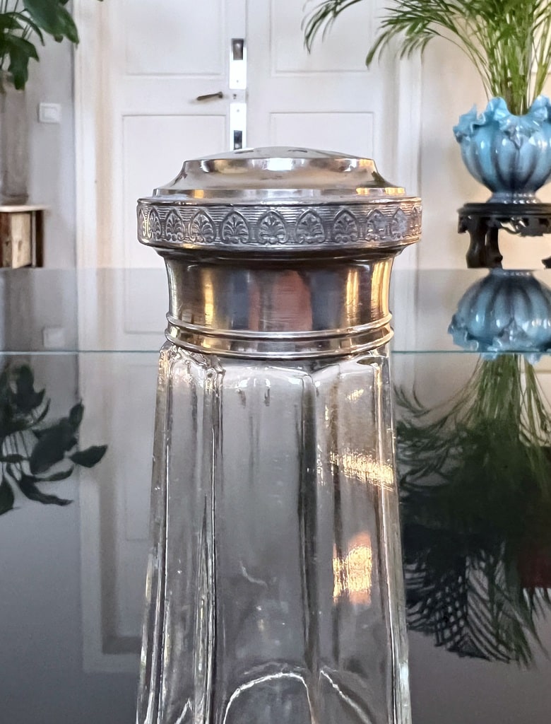 sucrier-poudre-saupoureuse-regule-decor-style-empire-verre-souffle-art-de-la-table-brocante-antiquaire