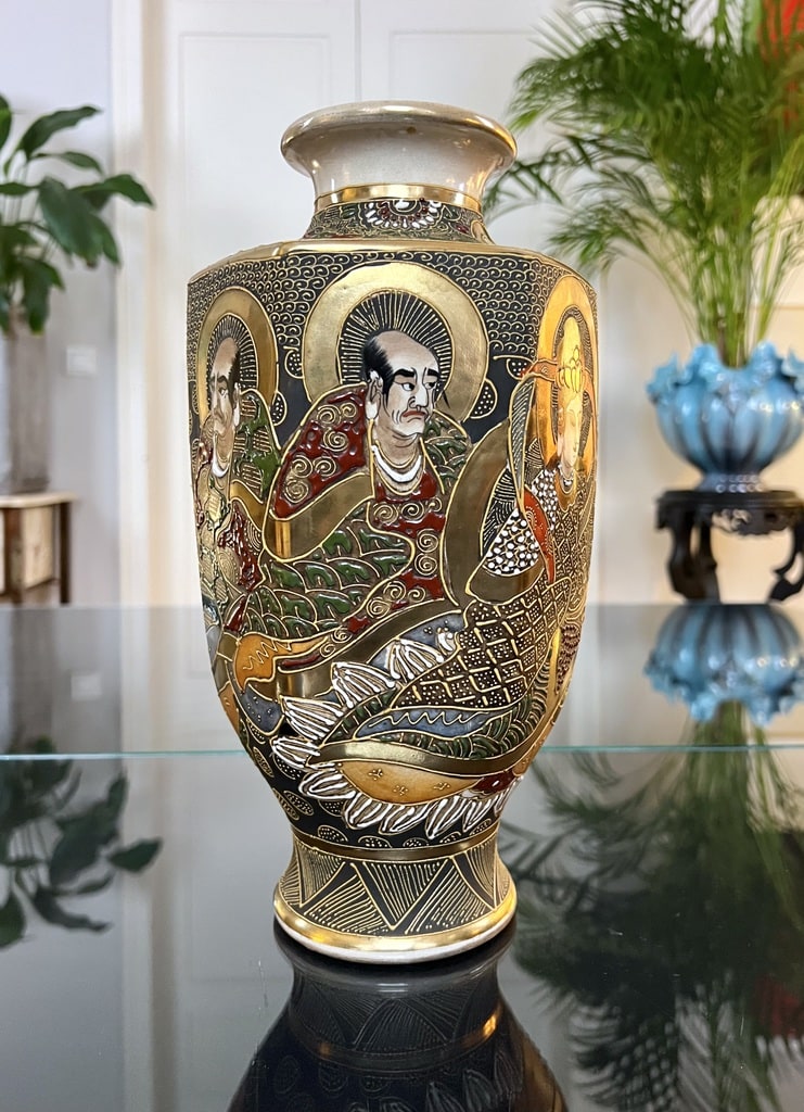 vase-japonais-satsuma-decor-polychrome-emaille-et-dore-personnages-peints-decoration-interieure-antiquaire-brocante