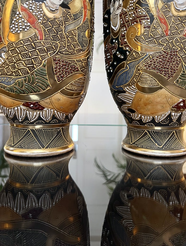 vases-japonais-emaille-moriage-polychrome-personnages-asiatiques-decoration-interieure-antiquites-brocante