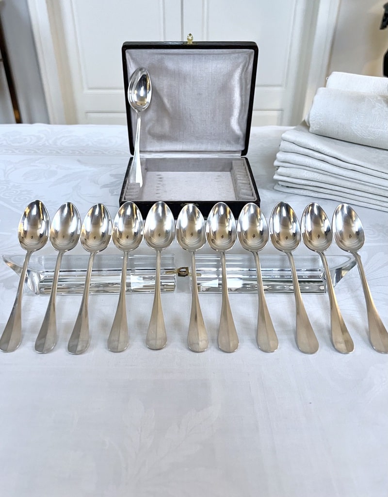 cuillere-a-dessert-metal-blanc-couverts-anciens-menagere-art-de-la-table-brocante-antiquaire