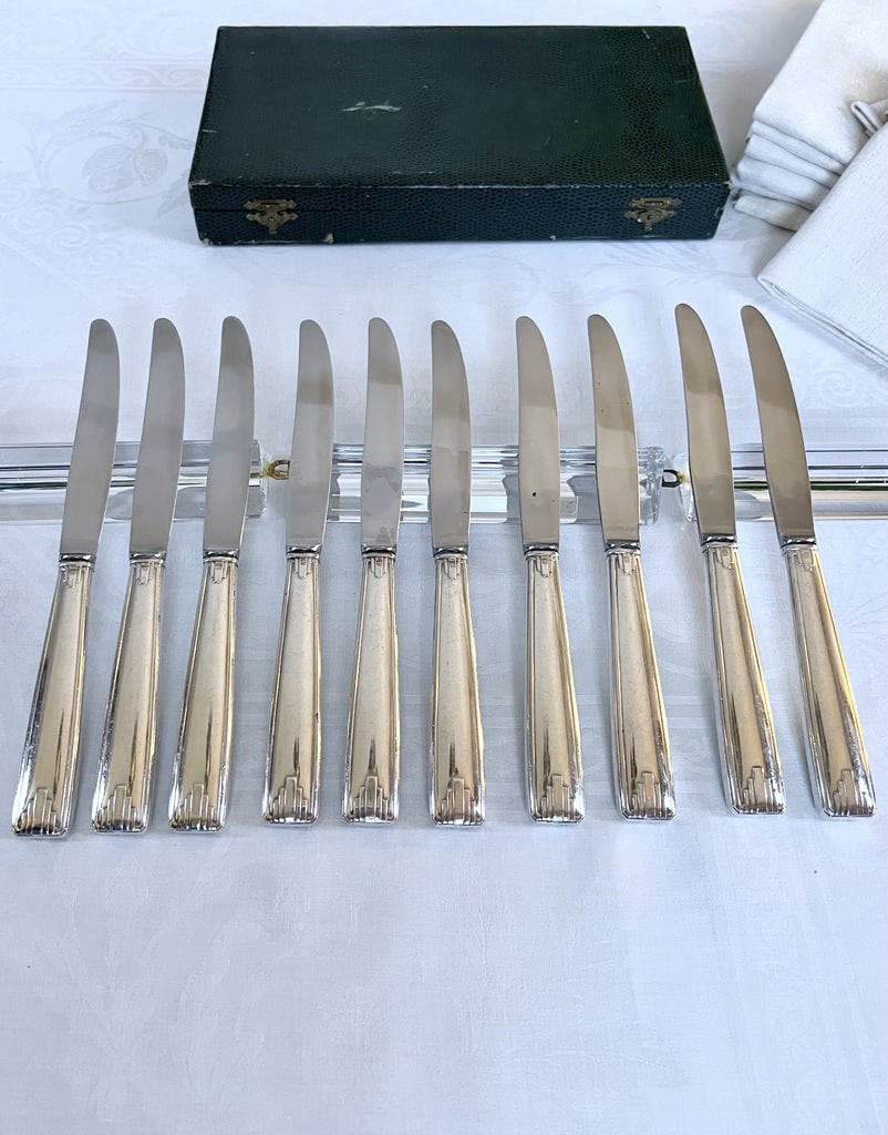 couteaux-entremets-art-deco-style-moderne-monogrammes-initiales-menagere-vintage-brocante-art-de-la-table-antiquaire