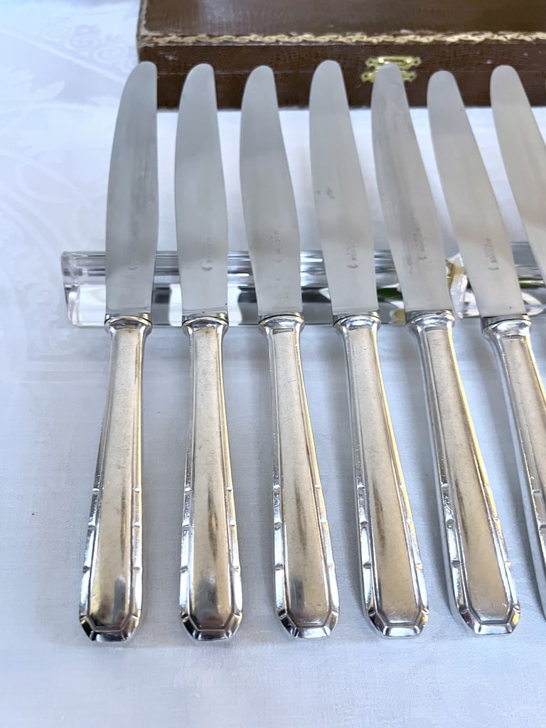 couteaux-anciens-christofle-metal-alfenide-et-inox-style-art-deco-couverts-modernes-menagere-art-de-la-table-antiquaire-brocante