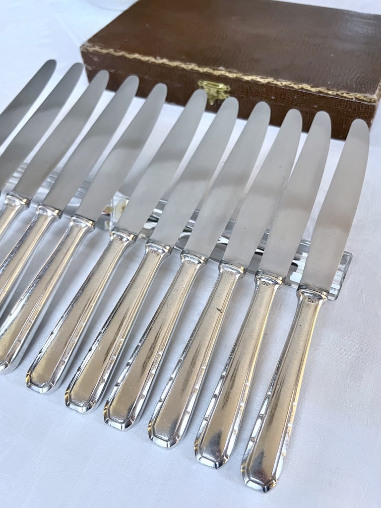 couteaux-de-talbe-christofle-vintage-metal-alfenide-coffret-menagere-moderne-couverts-vintage-brocante-antiquaire