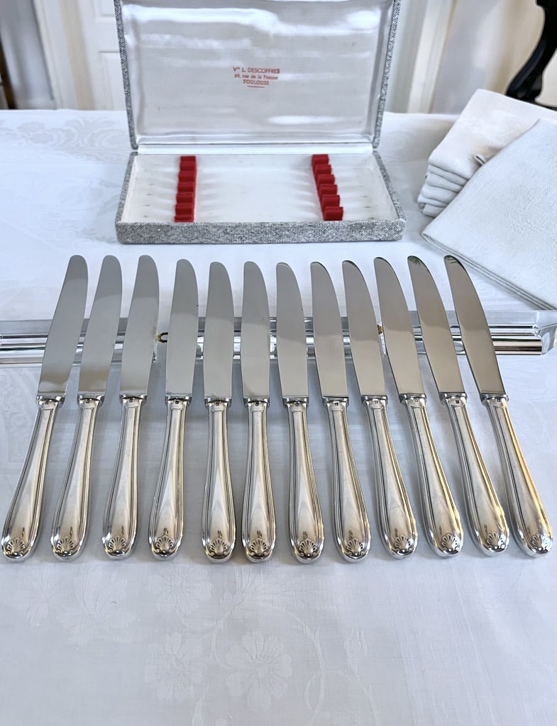 couteaux-de-table-coffret-menagere-metal-argente-christofle-lames-inox-couverts-vintage-brocante-antiquaire-france