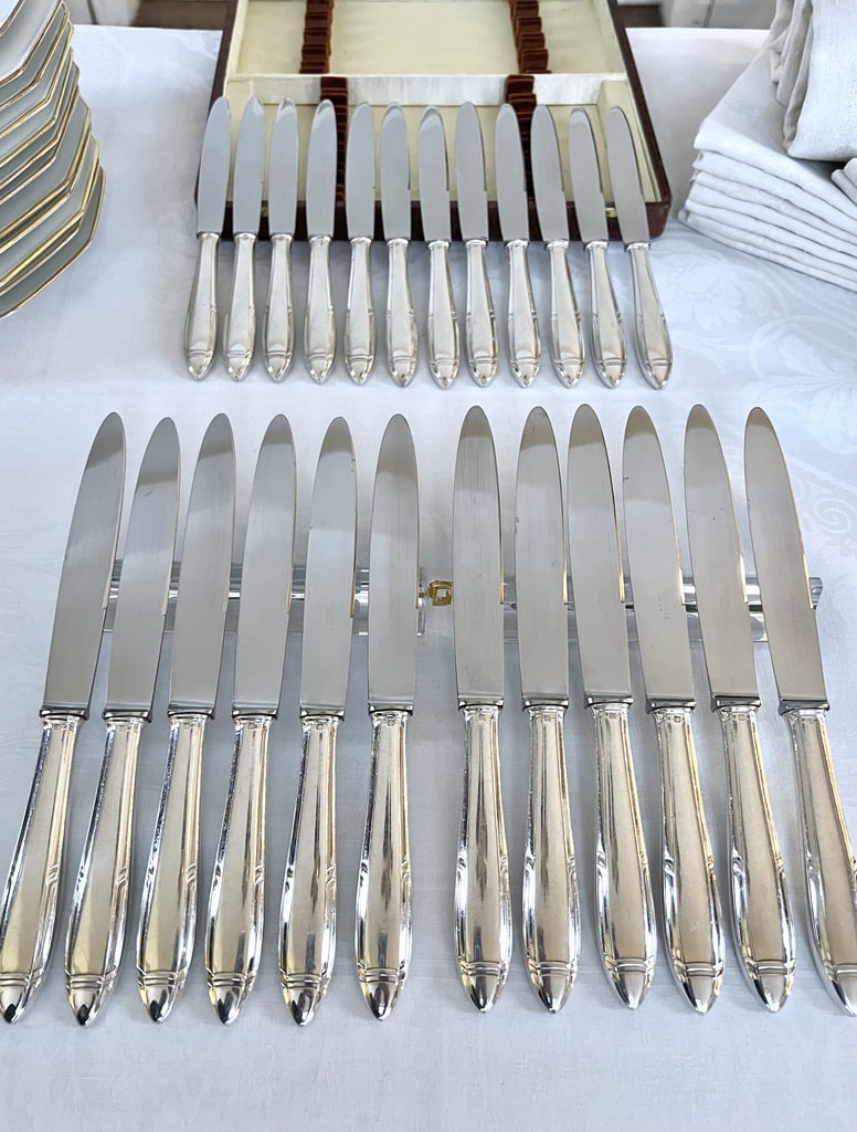 menagere-24-couteaux-metal-argente-style-art-deco-lames-acier-ionxydable-couverts-vintage-brocante-antiquites
