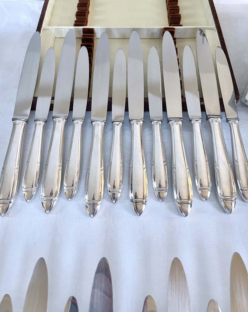 menagere-art-deco-metal-argente-couteaux-lames-inox-entremets-viande-orbrille-brocante-antiquaire-france