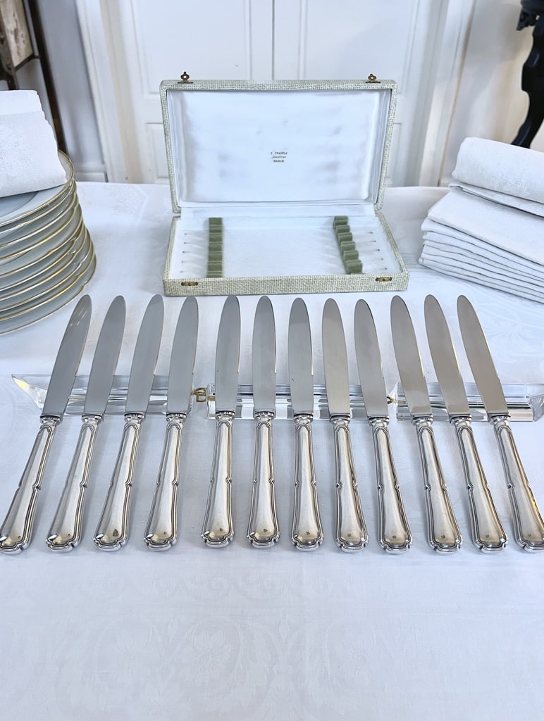 couteaux-vintage-manche-metal-argente-lames-inox-mentagere-couverts-anciens-art-de-la-table-brocante-antiquites