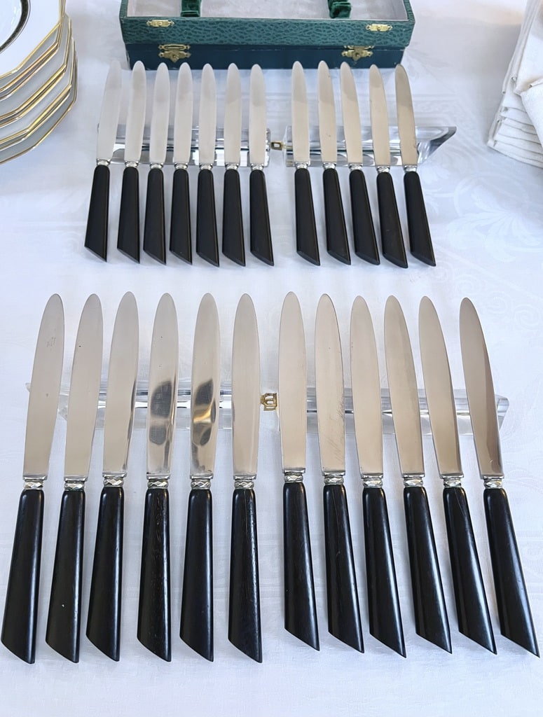 menagere-art-deco-couteaux-ebene-metal-argente-inox-art-de-la-table-vaisselle-vintage-brocante-antiquaire