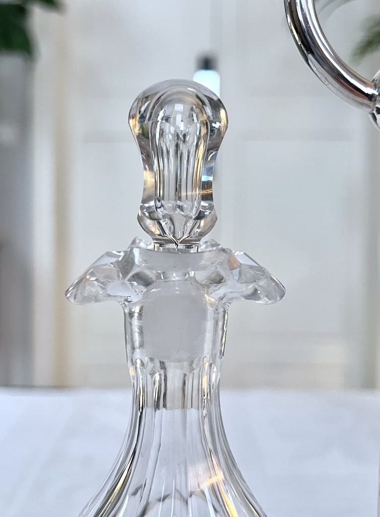 flacons-anciens-en-verre-burettes-art-de-la-table-brocante-vaisselle-antiquaire