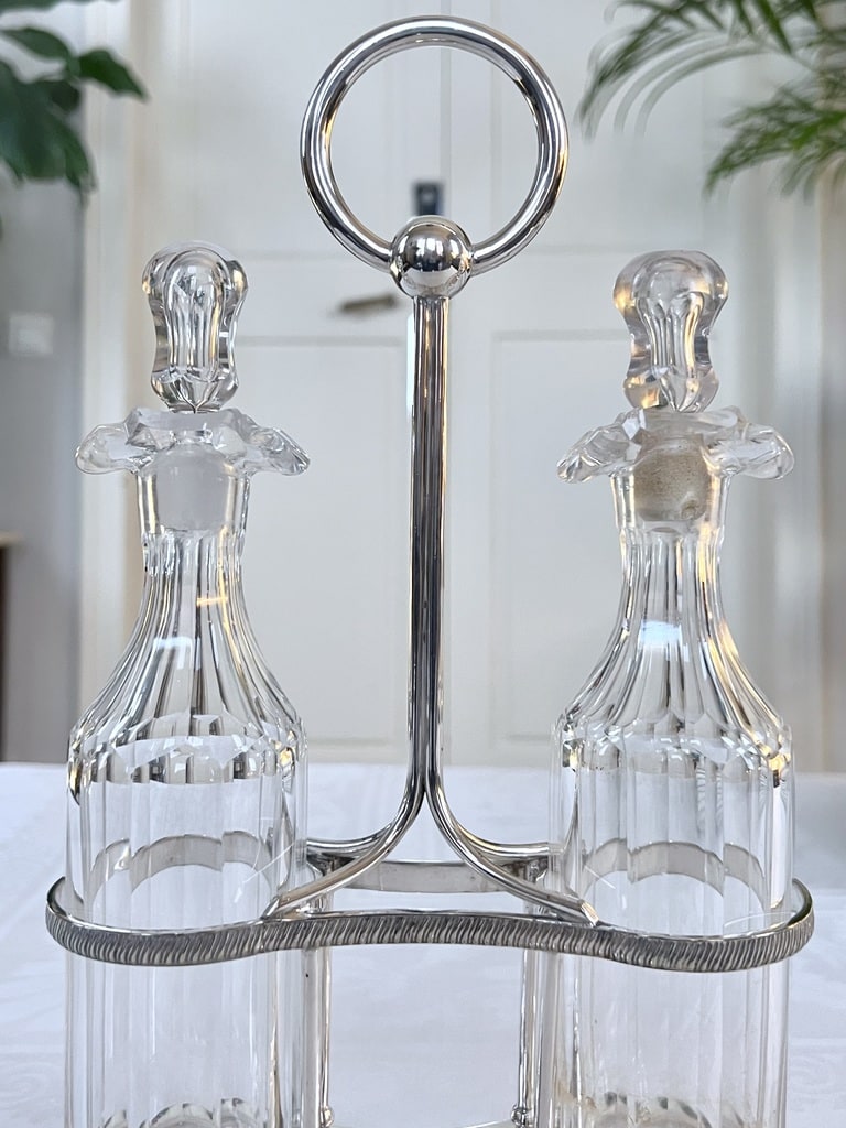 serviteur-vintage-metal-argente-huile-vinaigre-flacons-burettes-en-verre-brocante-art-de-la-table-antiquaire