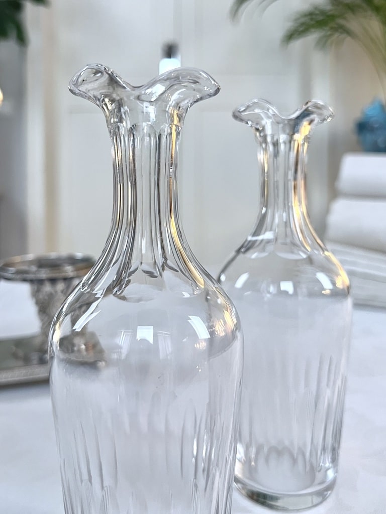 burettes-anciennes-en-verre-huile-vinaigre-art-de-la-table-ancien-flacons-vaisselle-brocante-vintage-antiquites