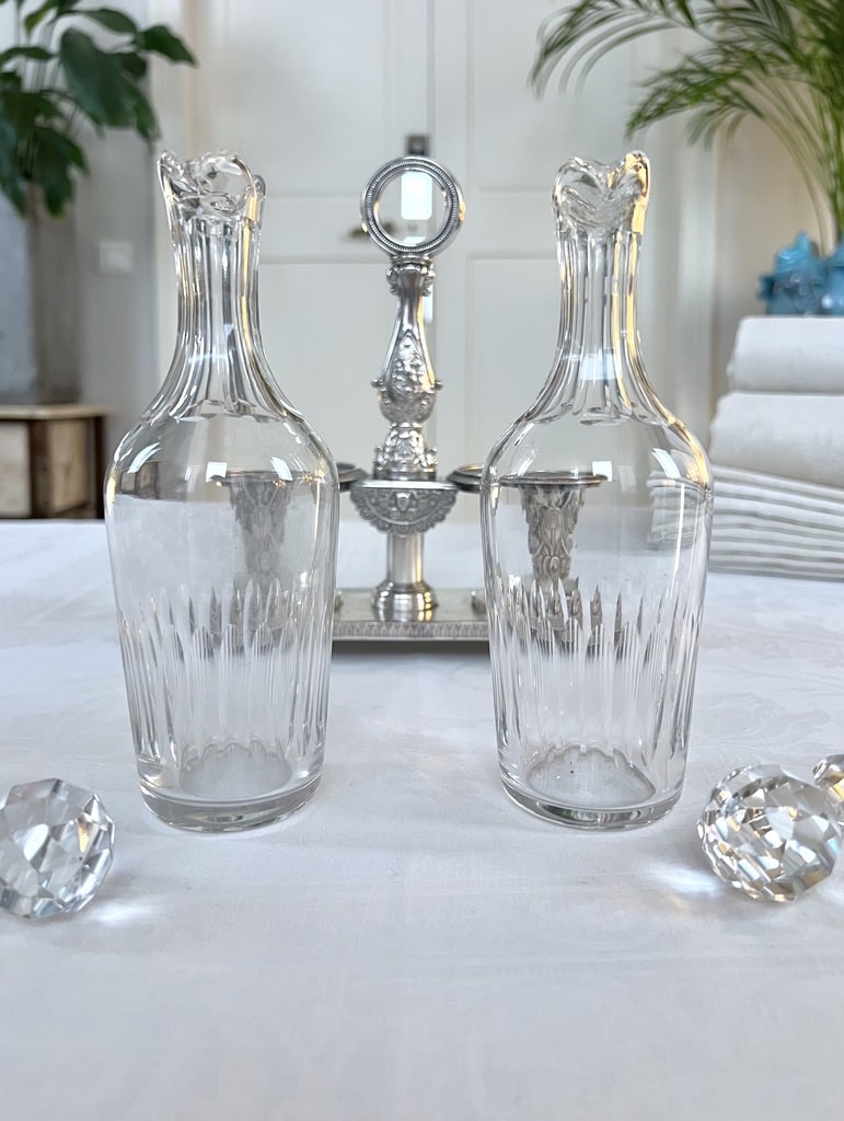 flacons-anciens-huile-vinaigre-burettes-art-de-la-table-serviteur-argente-vaisselle-argenterie-antiquaire-brocante