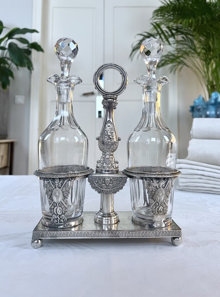 huilier-vinaigrier-anciens-en-verre-serviteur-regule-argente-art-de-la-table-brocante-antiquaire-service-de-table