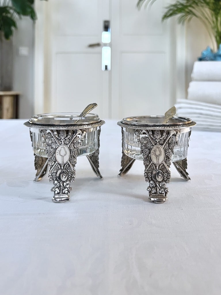saliere-poivrier-salerons-anciens-regule-argente-verre-souffle-cuillere-vermeil-brocante-antiquaire-art-de-la-table