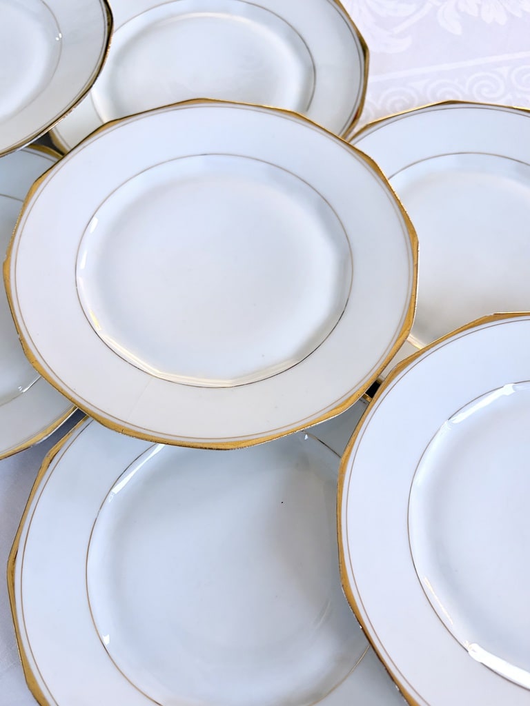 assiettes-a-dessert-pans-coupes-porcelaine-fine-blanc-et-filets-or-service-de-table-ancien-fin-19e-siecle-brocante-antiquaire