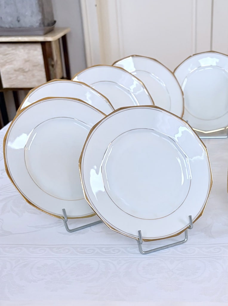 service-a-dessert-assiettes-en-porcelaine-blanche-filets-or-art-de-la-table-vaisselle-boutique-en-ligne-antiquaire