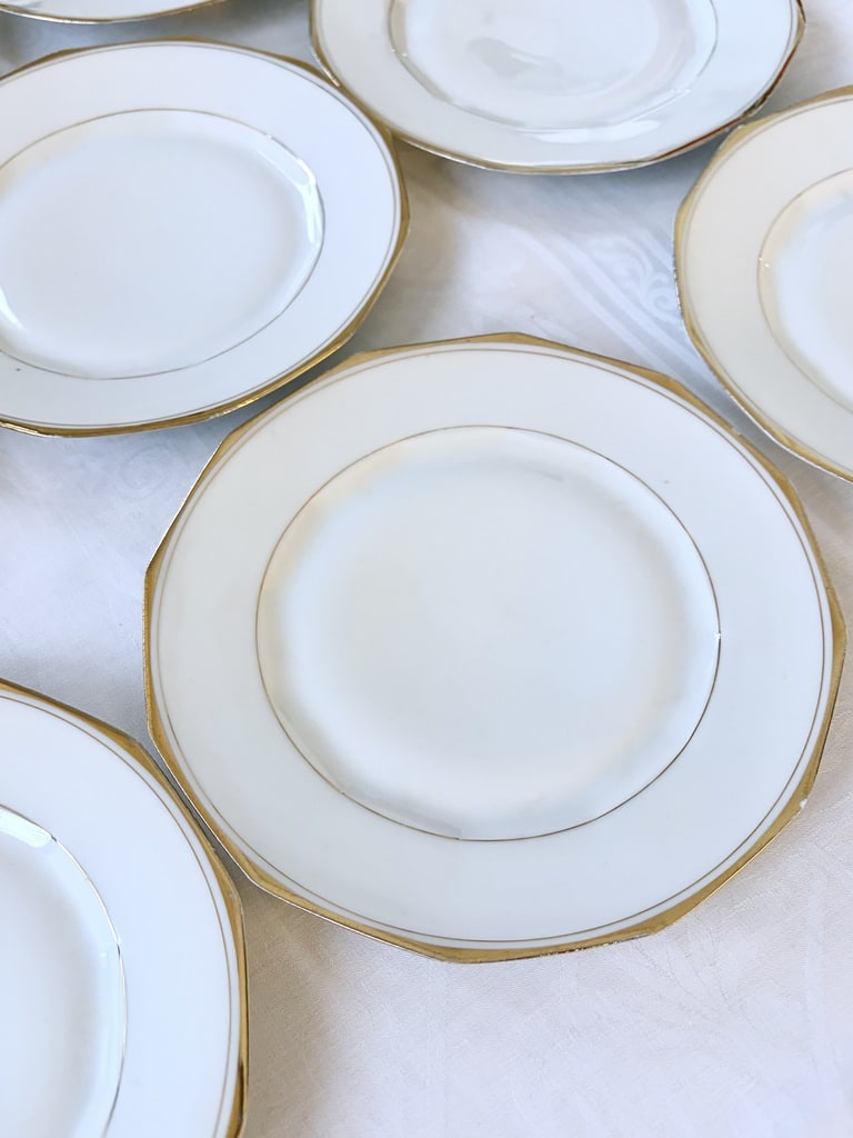 assiettes-a-dessert-en-porcelaine-fine-pans-coupes-service-de-table-anciens-vaisselle-brocante-antiquaire-france