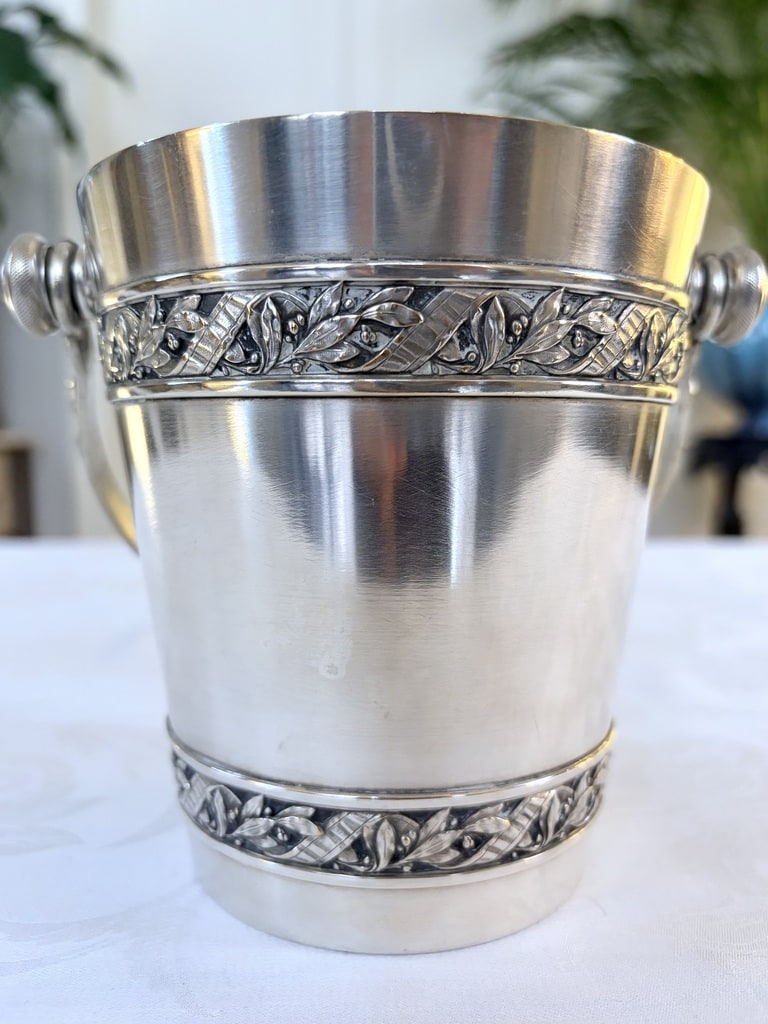 seau-a-glace-en-metal-argente-decor-feuillage-et-rubans-style-louis-16-art-de-la-table-fin-19e-siecle-brocante-antiquites
