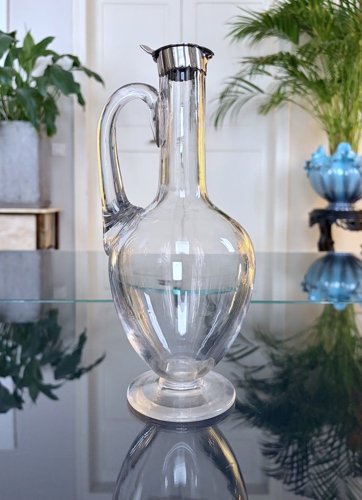 carafe-ancienne-eau-vin-aiguiere-monogrammes-graves-art-de-la-table-19e-siecle-antiquaire-brocante