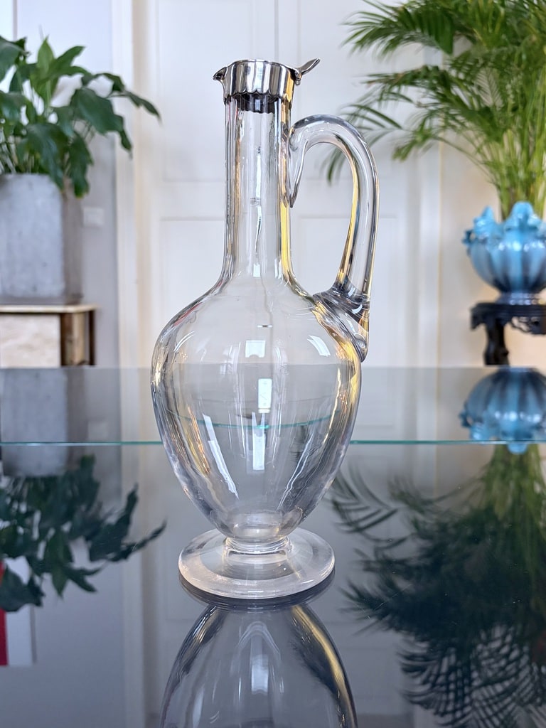 aiguiere-ancienne-19e-siecle-cristal-grave-monogrammes-bouchon-metal-argente-vaisselle-brocante-antiquaire