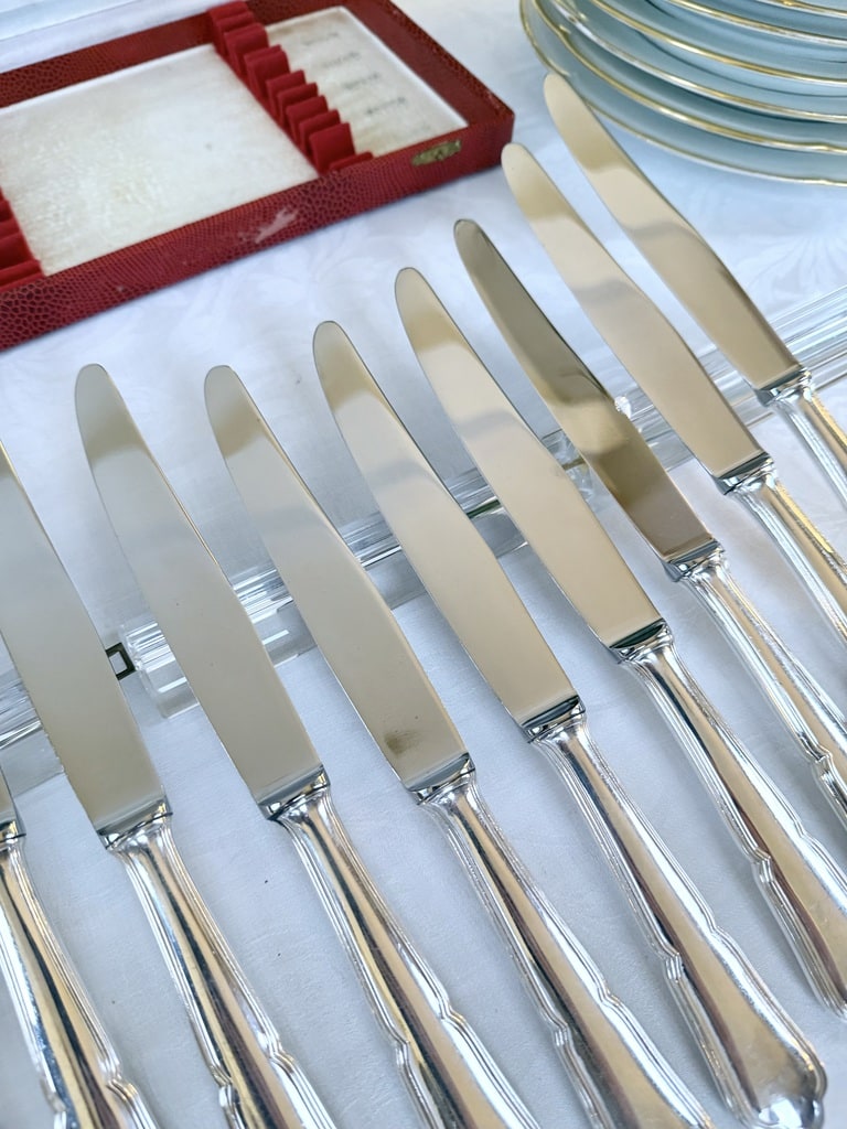 couteaux-anciens-menagere-vintage-couverts-metal-argente-couteaux-antiquites-brocante