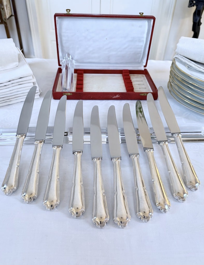 couteaux-vintage-metal-argente-lame-inox-coffret-menagere-brocante-antiquaire-france