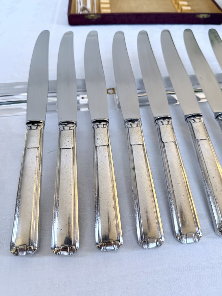 couteaux-anciens-metal-argente-lames-inox-menagere-art-deco-art-de-la-table-moderne-brocante-antiquaire