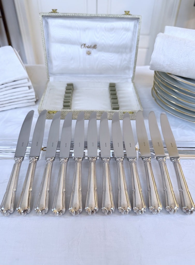 couteaux-entremets-orfevre-ercuis-manche-violone-metal-argente-decor-filets-lames-inox-couverts-anciens-menagere-brocante-antiquaire