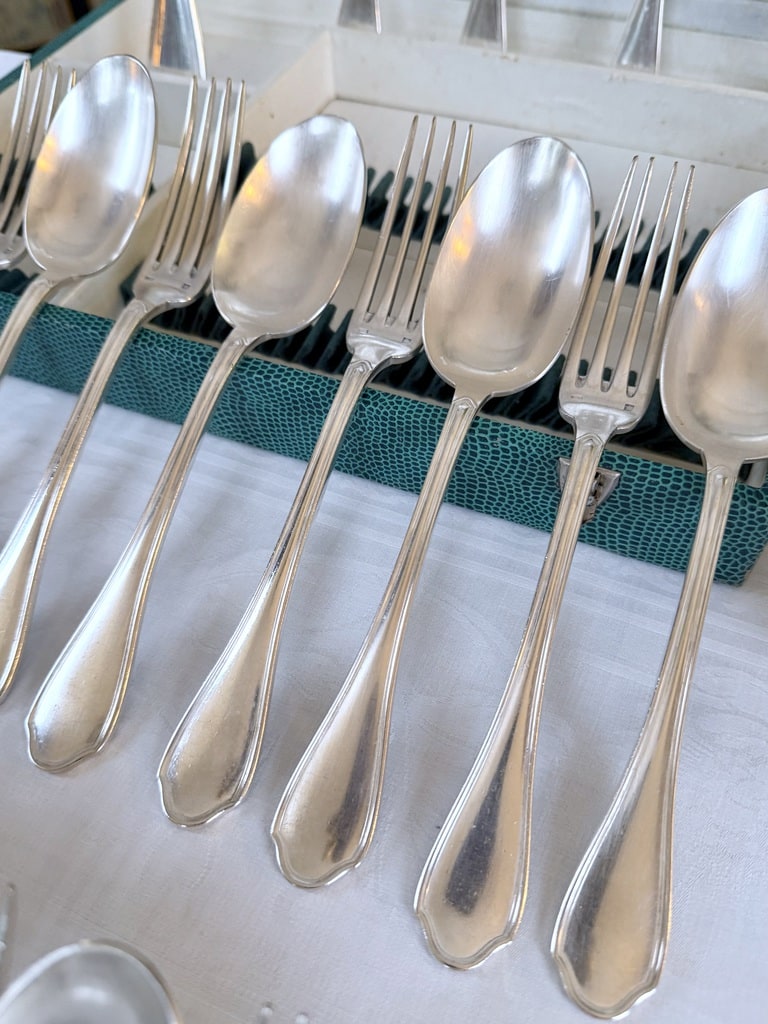 couverts-art-deco-en-metal-argente-orfevre-ravinet-denfert-menagere-style-moderne-20e-siecle-brocante-antiquaire-france