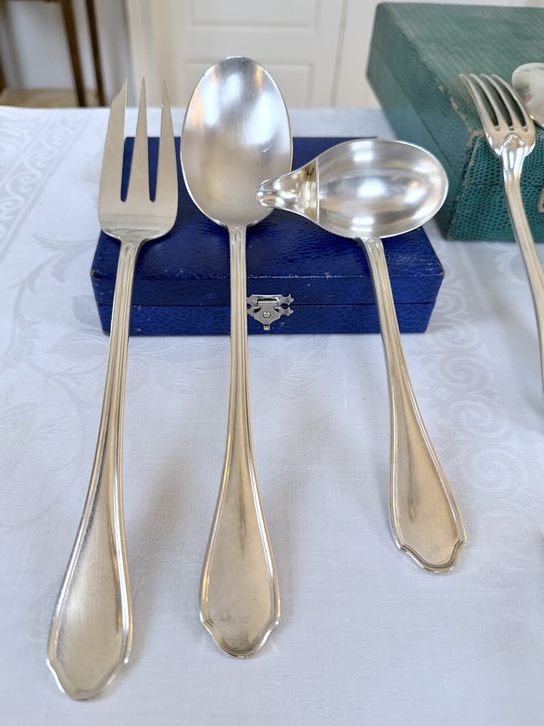 couverts-de-service-metal-argente-orfevre-ravinet-denfer-style-art-deco-1930-brocante-argenterie-art-de-la-table-seconde-main