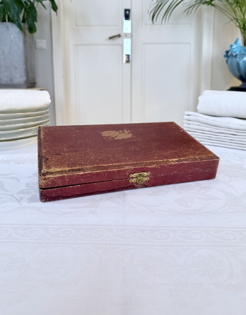 coffret-vaisselle-menagere-ancienne-antiquaire-brocante