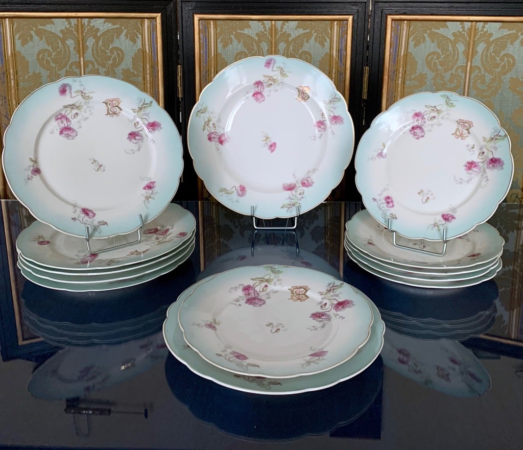 service-assiettes-porcelaine-vaisselle-ancienne