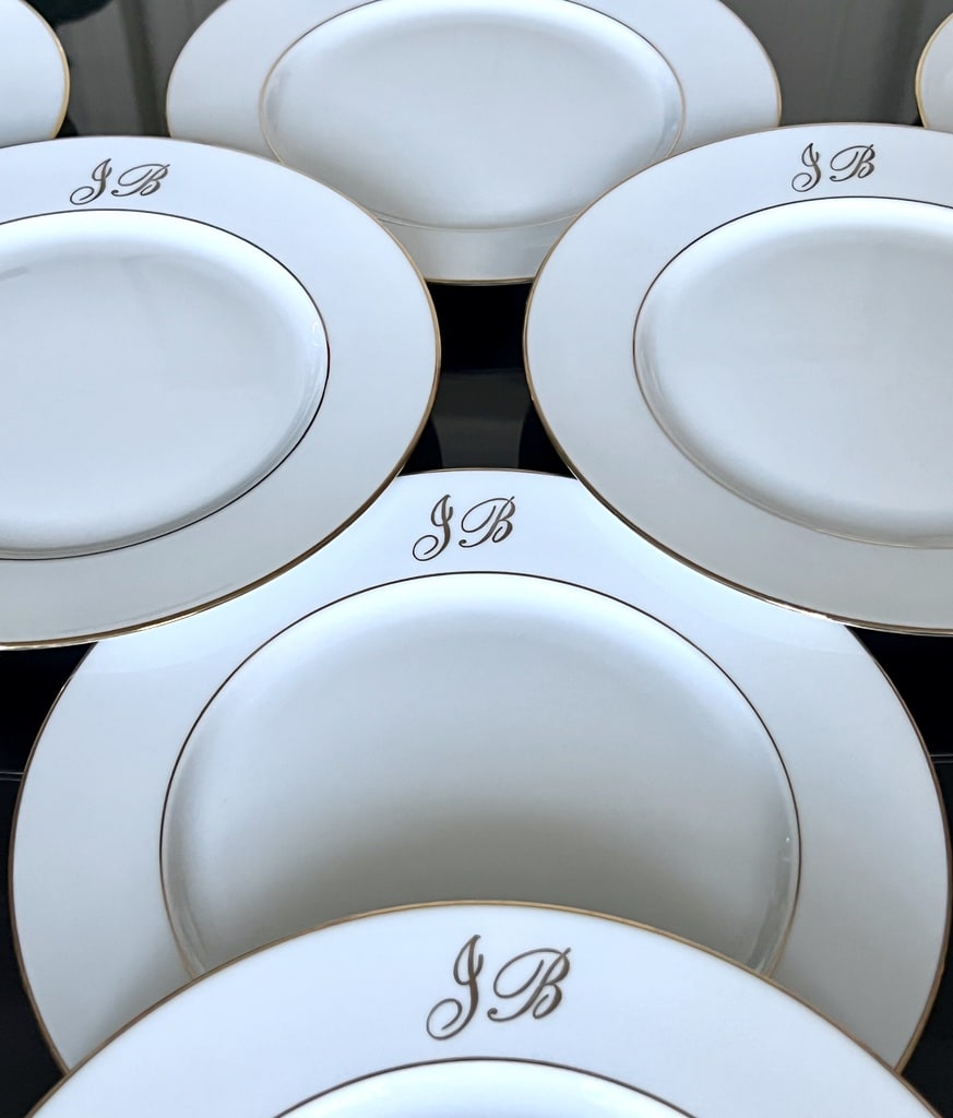 service-assiettes-dessert-limoges-porcelaine-monogrammes-jb