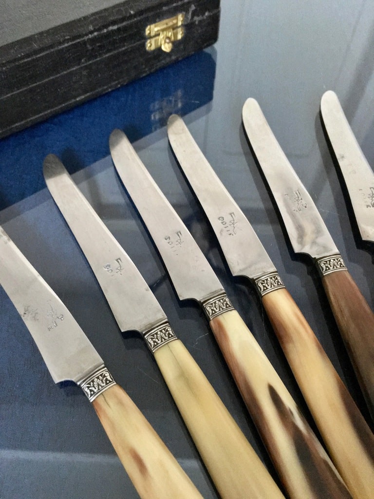 couteaux-lame-inox-virole-metal-argente