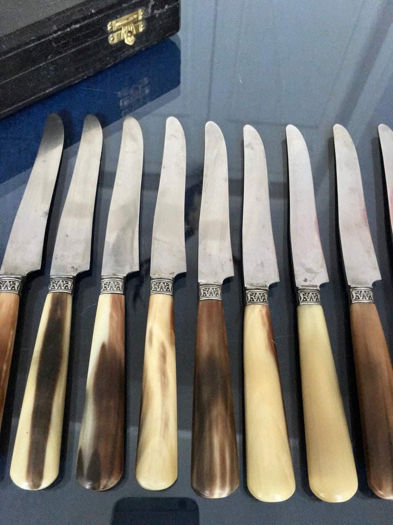 vente-en-ligne-couverts-couteaux-anciens