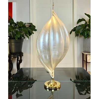 lampe-laurent-rougier-luminaire-vintage-acrylique-nacre-laiton-antiquaire
