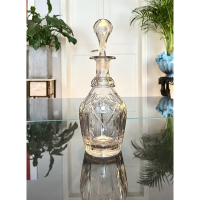 bouteille-vintage-en-cristal-taille-bar-alcool-verrerie-ancienne-antiquaire-brocante-en-ligne