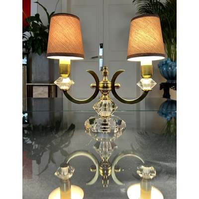 lampe-art-deco-laiton-et-cristal-taille-abat-jour-a-pince-luminaire-a-poser-brocante-decoration-interieure