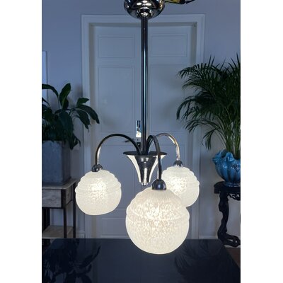 lustre-vintage-chrome-metal-globe-clichy-verre-blanc-luminaire-ancien-suspension-brocante-antiquites