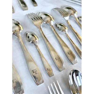 couverts-anciens-style-moderne-epoque-art-deco-monogrammes-christofle-brocante-vintage-art-de-la-table-20e-siecle