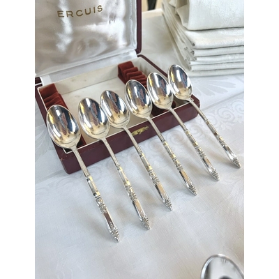 cuilleres-a-cafe-manche-a-la-russe-ercuis-metal-argente-brocante-vintage-vaisselle-art-de-la-table-couverts
