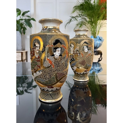 paire-de-vases-japonais-satsuma-decor-polychrome-et-or-fin-email-moriage-decoration-asiatique-antiquaire-brocante