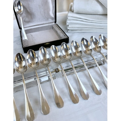 cuilleres-a-dessert-metal-blanc-menagere-couverts-anciens-coffret-ecrin-brocante-antiquaire-france
