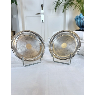 paire-dessous-de-bouteille-metal-blanc-decor-guilloche-coupelle-soucoupe-art-de-la-table-brocante-antiquaire
